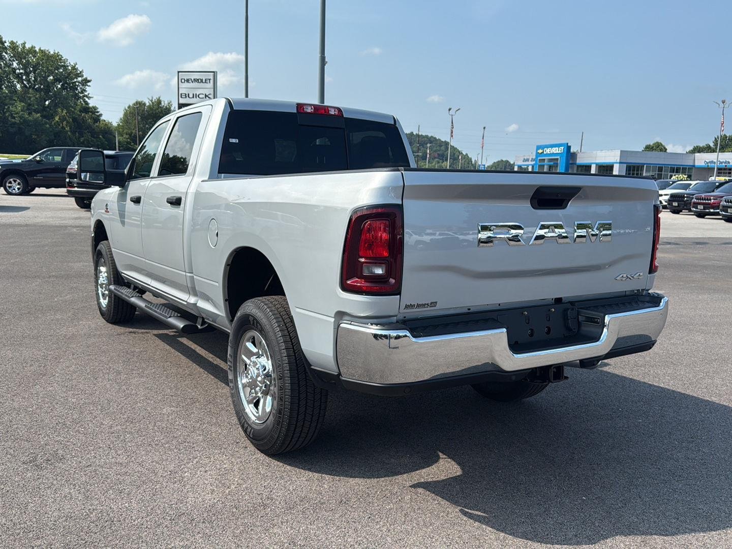2025 RAM 2500 Tradesman - Photo 17