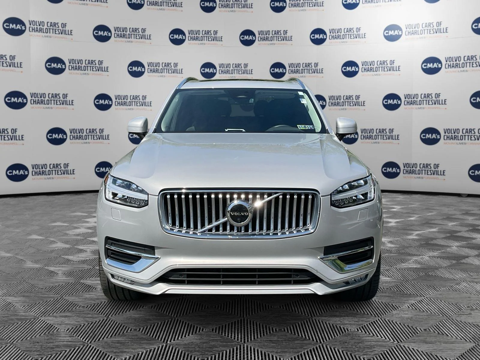Used 2023 Silver Dawn Metallic Volvo Plus image 8