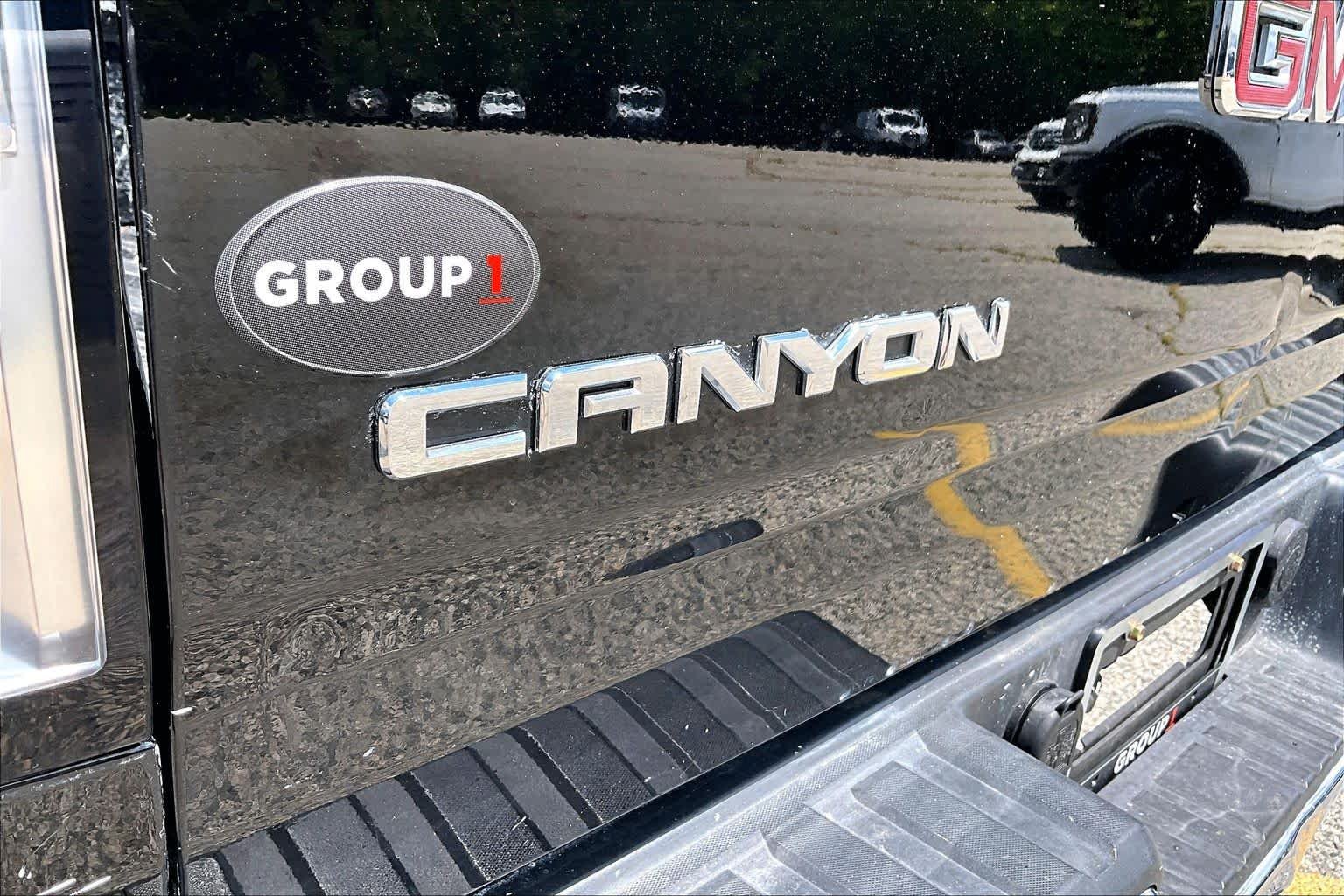 Used 2017 Onyx Black GMC 2WD SL image 10