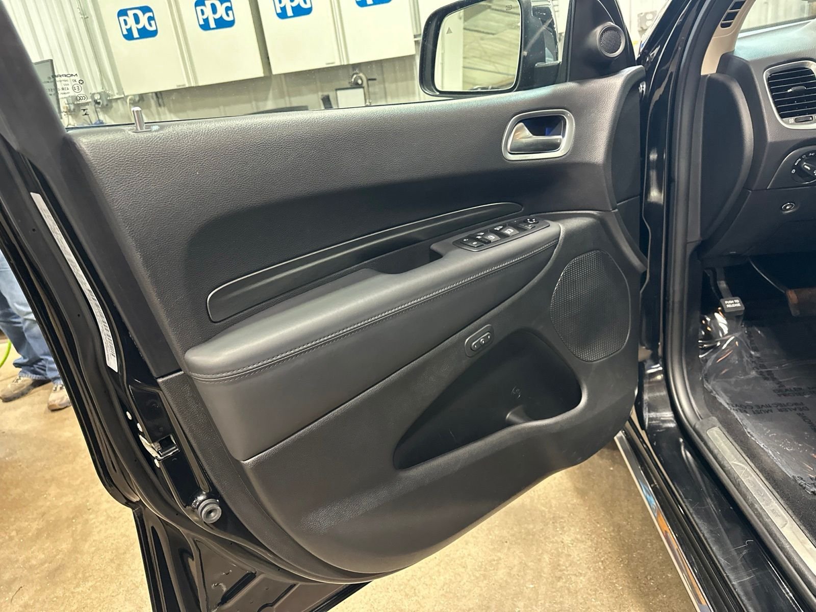 Used 2019 Black Dodge Citadel image 17