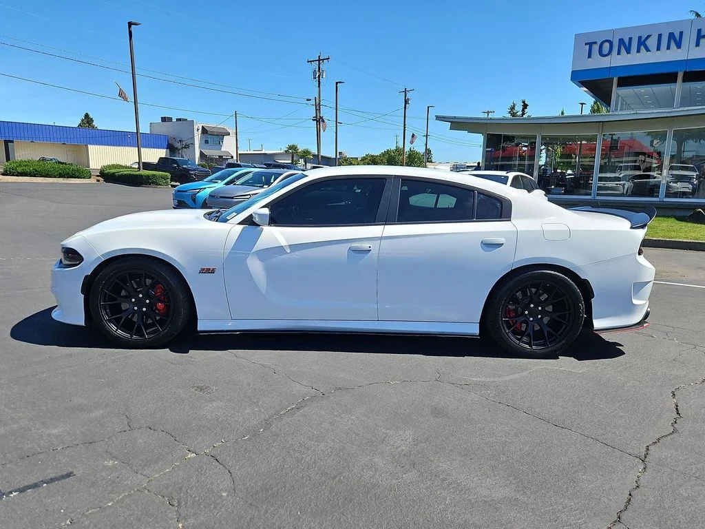 Used 2019 White Knuckle Clearcoat Dodge R/T Scat Pack image 3