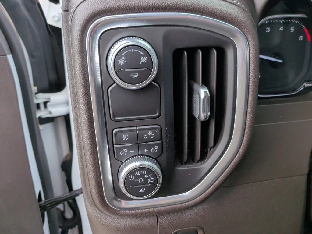 Used 2019 White GMC SLT image 16