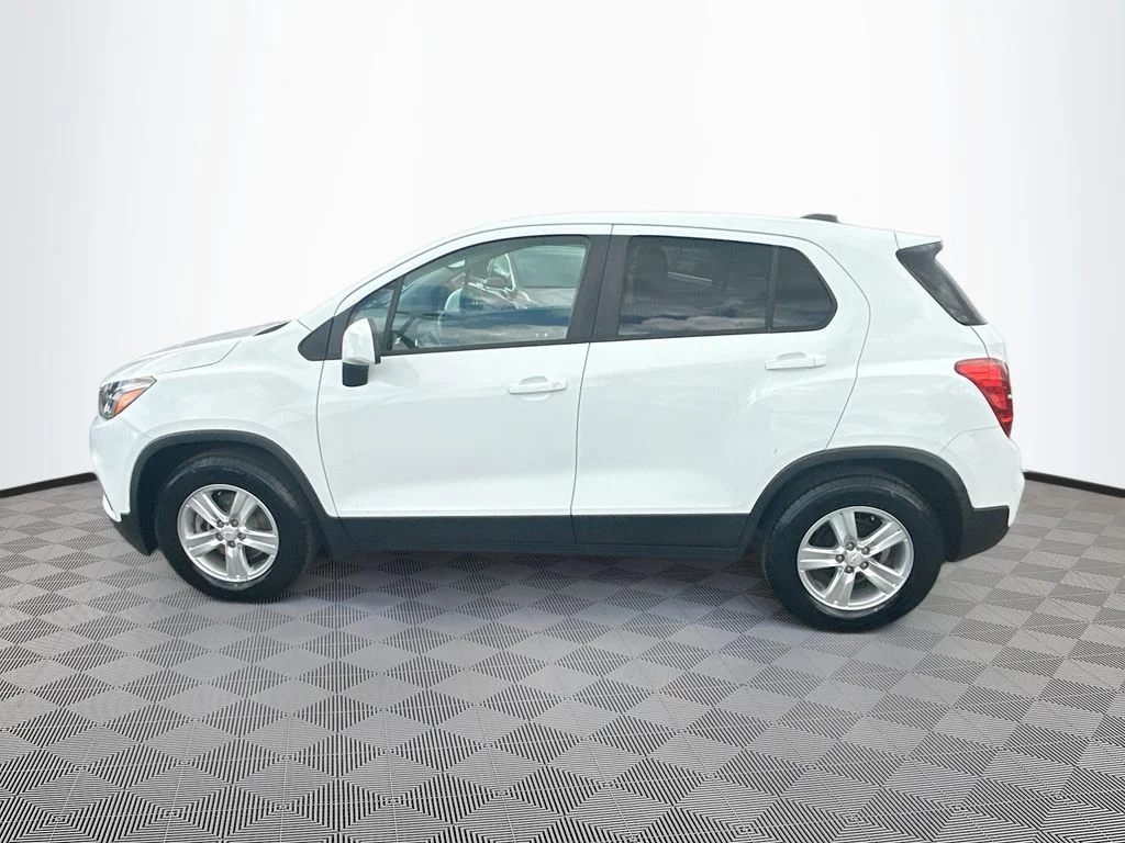 Used 2020 White Chevrolet LS image 5