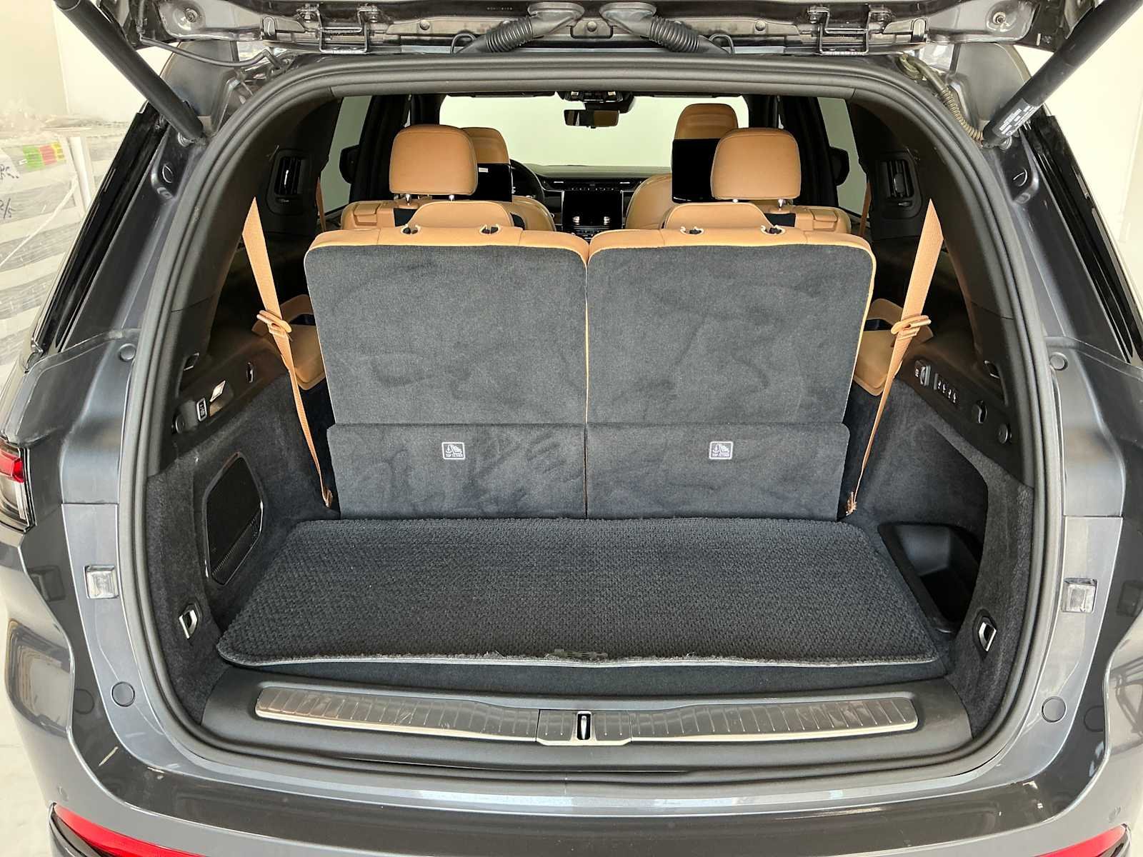 Used 2024 Baltic Gray Metallic Clearcoat Jeep Summit image 29