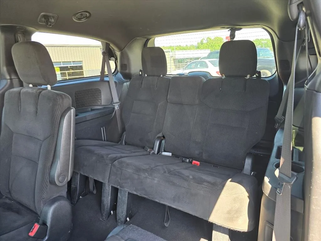 Used 2017 Silver Dodge SE Plus image 13