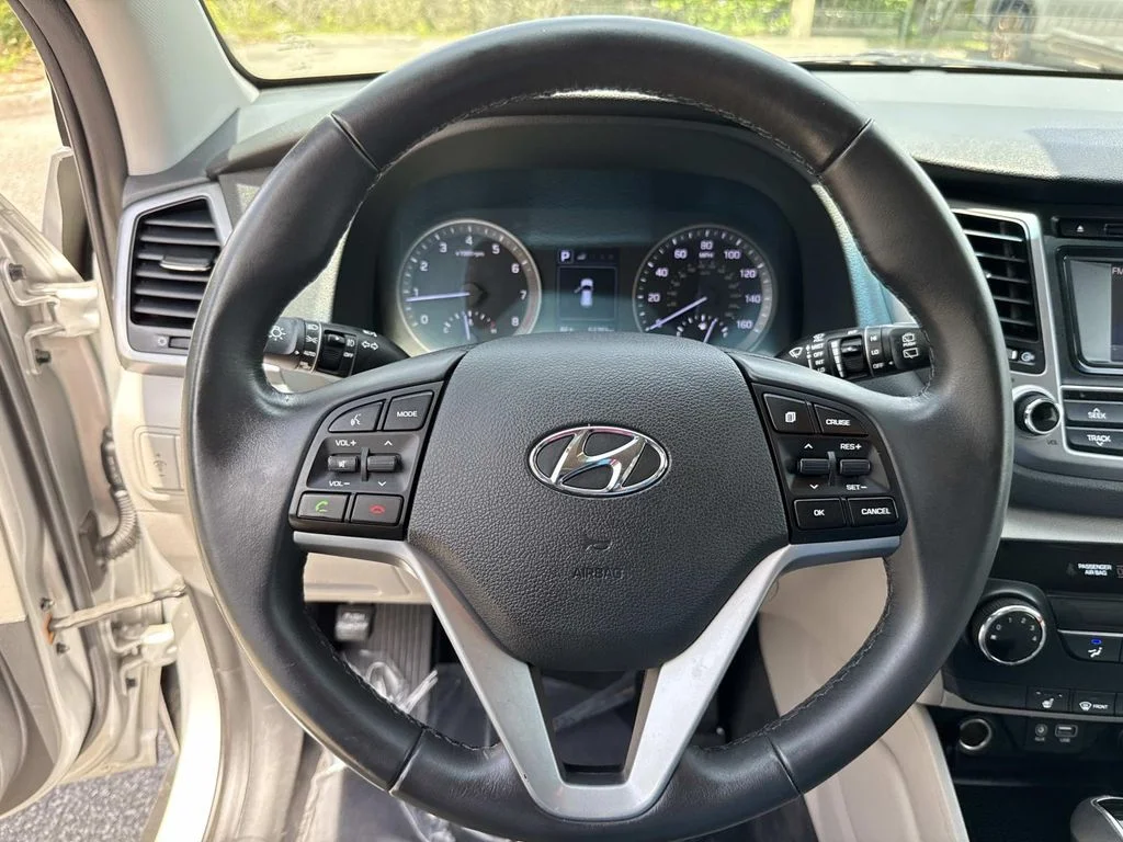 Used 2017  Hyundai Sport image 42