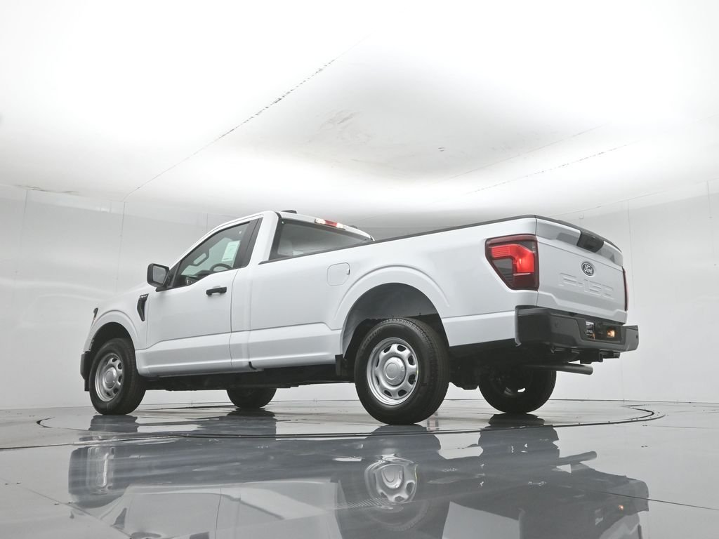 New 2026 Oxford White Ford XL image 3
