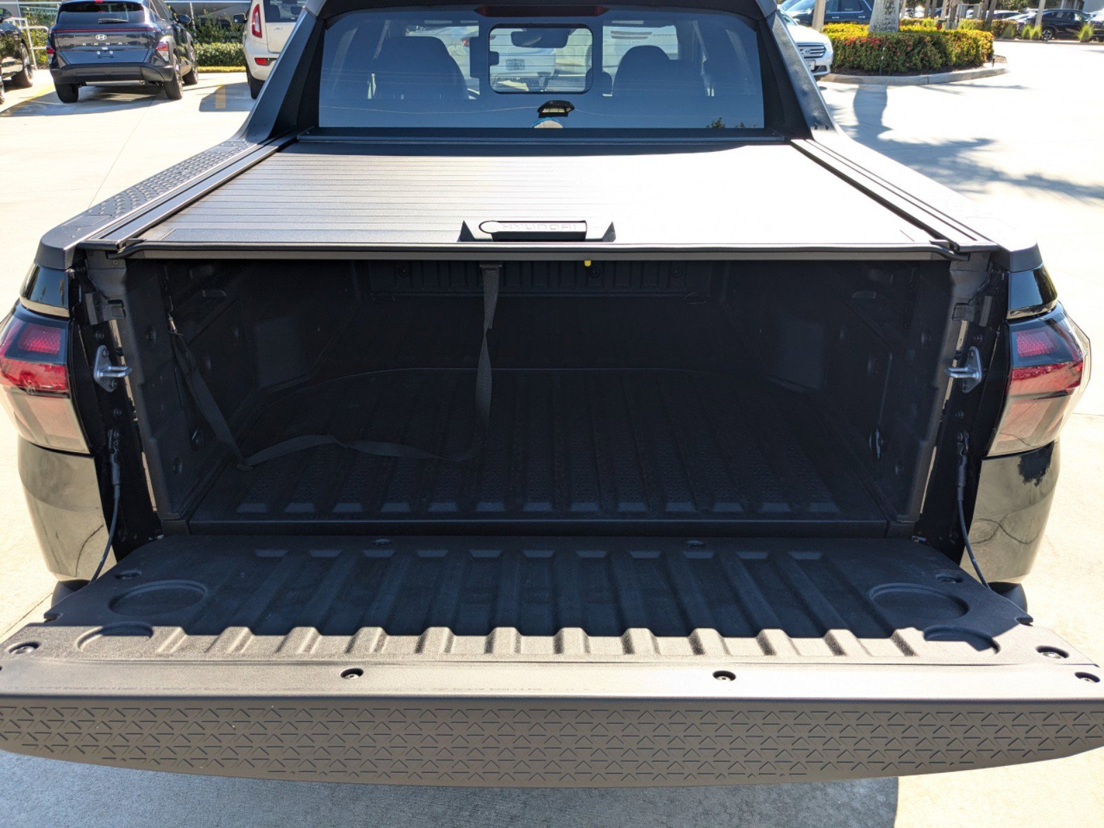 New 2025 Phantom Black Hyundai Limited image 10