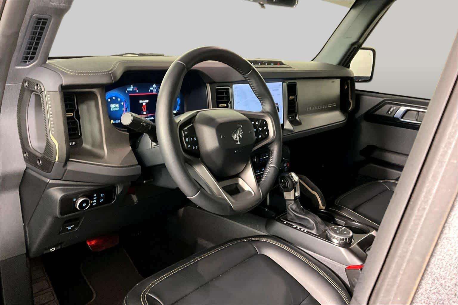 Used 2025 Shadow Black Ford Badlands image 16