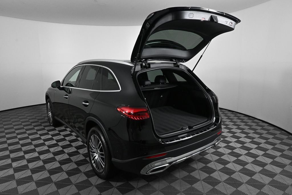 Certified Used 2026  Mercedes-Benz GLC 300 image 31