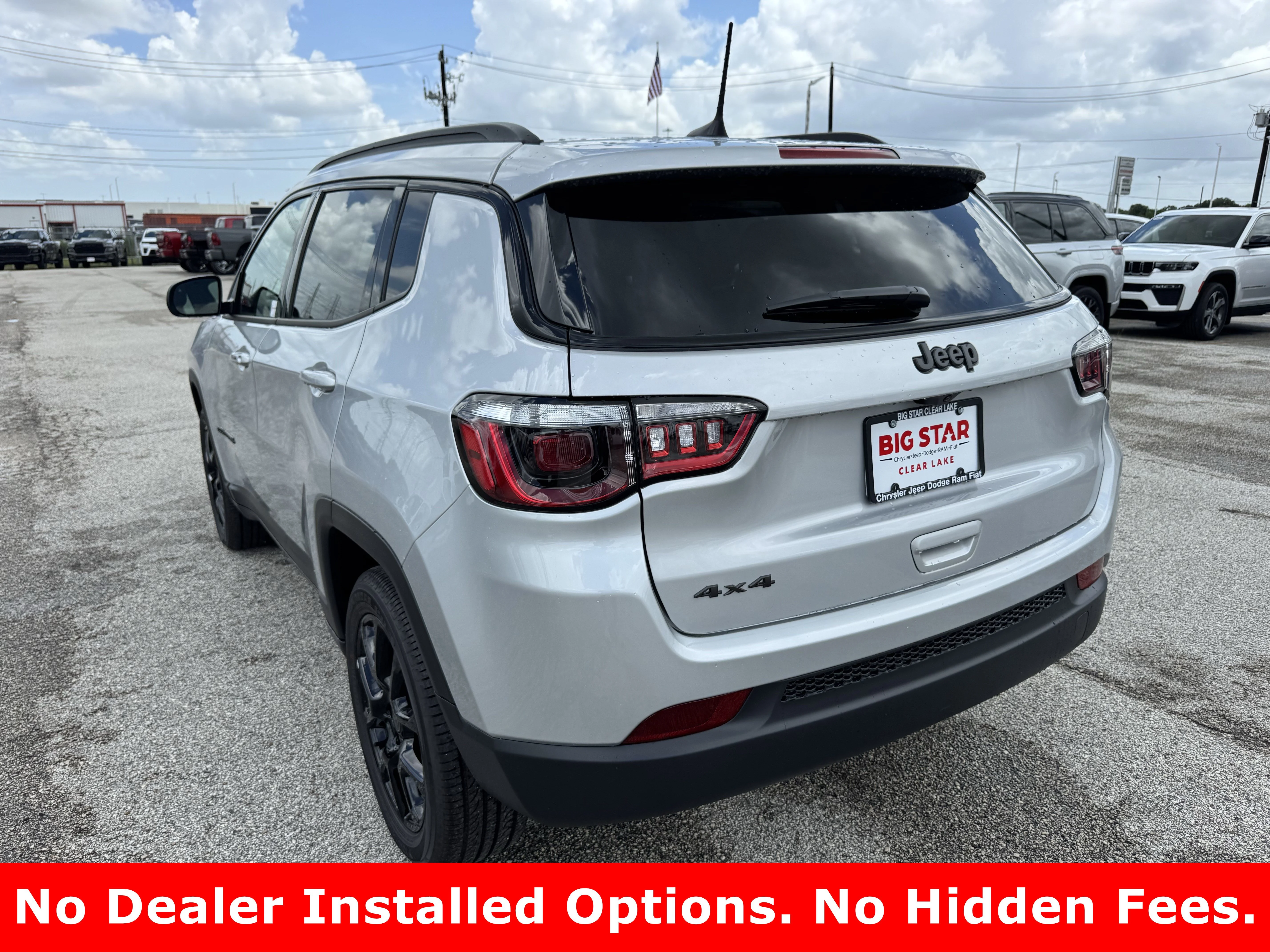 New 2026 Silver Zynith Metallic Clearcoat Jeep Latitude Altitude image 5