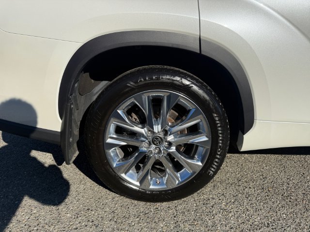 Used 2021 Blizzard Pearl Toyota Limited image 27