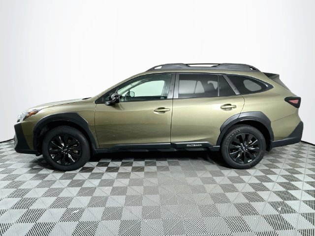 Used 2025 Green Subaru Onyx Edition XT image 3