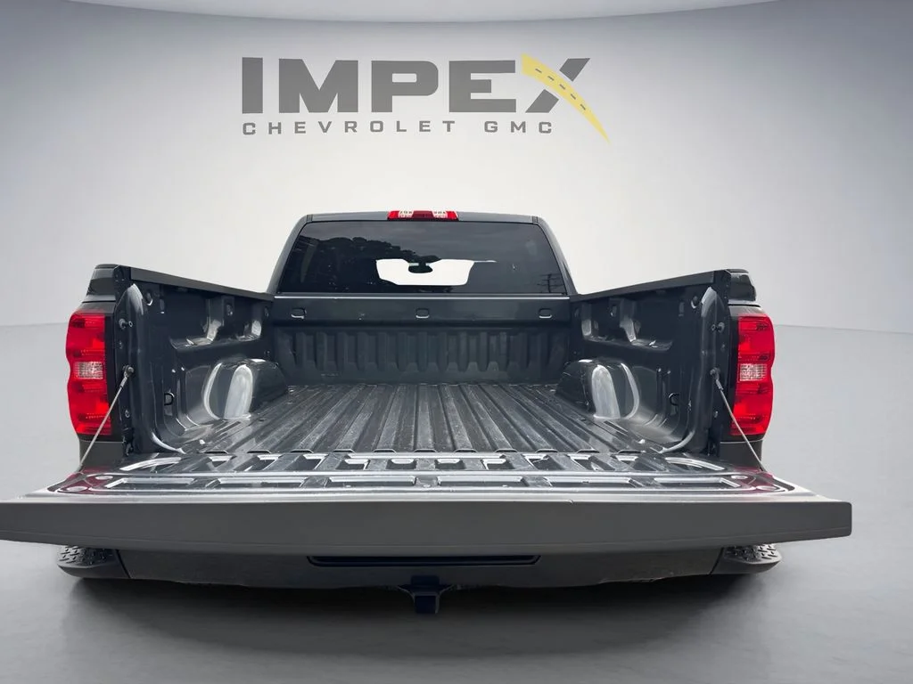 Used 2017 Gray Chevrolet LT image 28