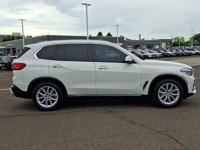 Certified Used 2023 Alpine White BMW xDrive40i image 7