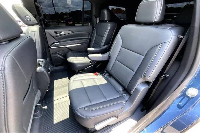 Used 2025 Blue Chevrolet LT image 19
