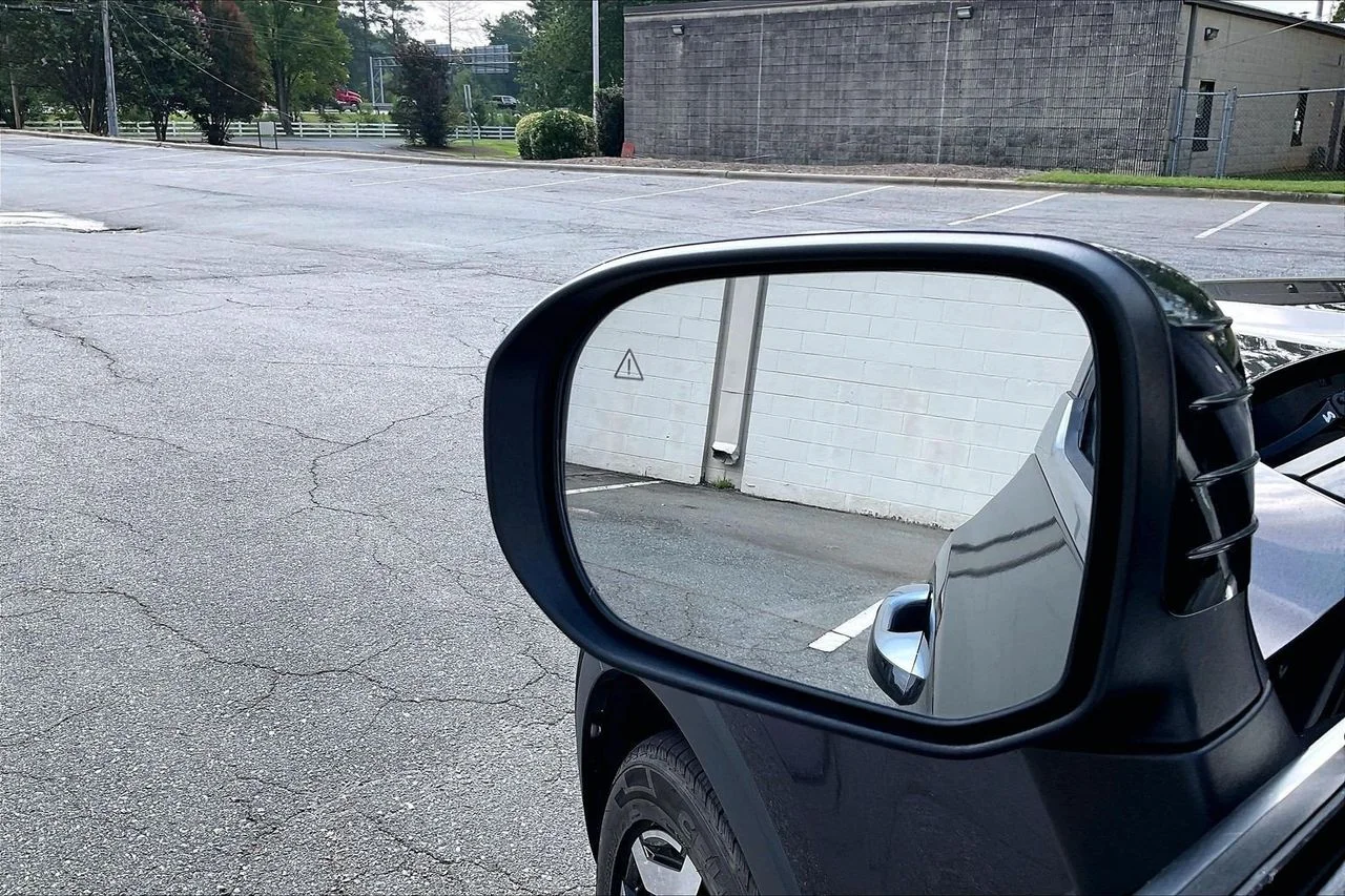 Certified Used 2025  Kia S image 30