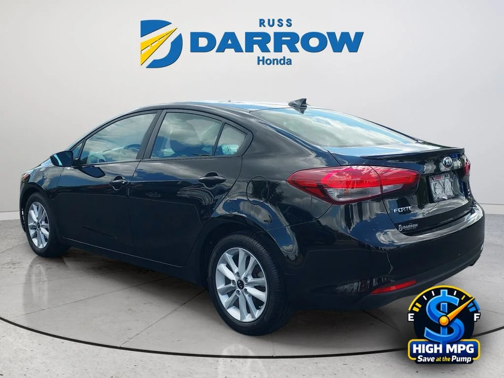 Used 2017 Black Kia S image 3