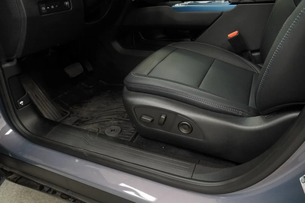 New 2026 Galaxy Gray Metallic Chevrolet LT image 22