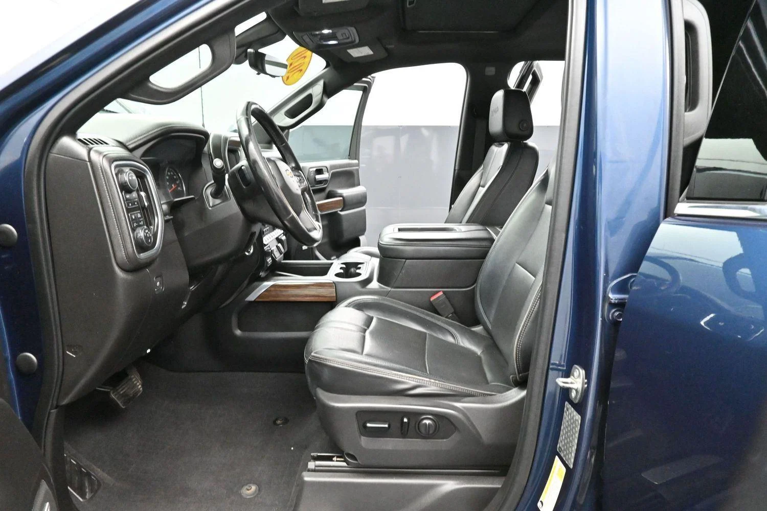 Used 2020 NORTHSKY BLUE METALLIC Chevrolet High Country image 12