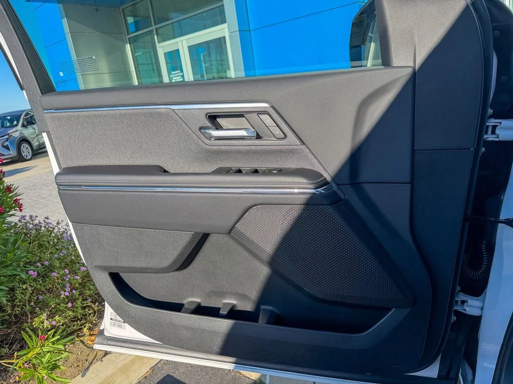 New 2026 Summit White GMC Elevation Extended Range image 14
