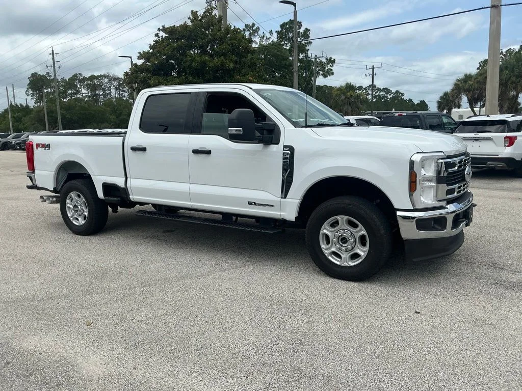 Used 2025 White Ford XLT image 18