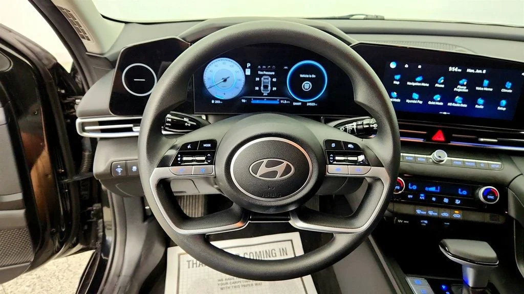 Used 2024 Abyss Black Hyundai SEL IVT image 13