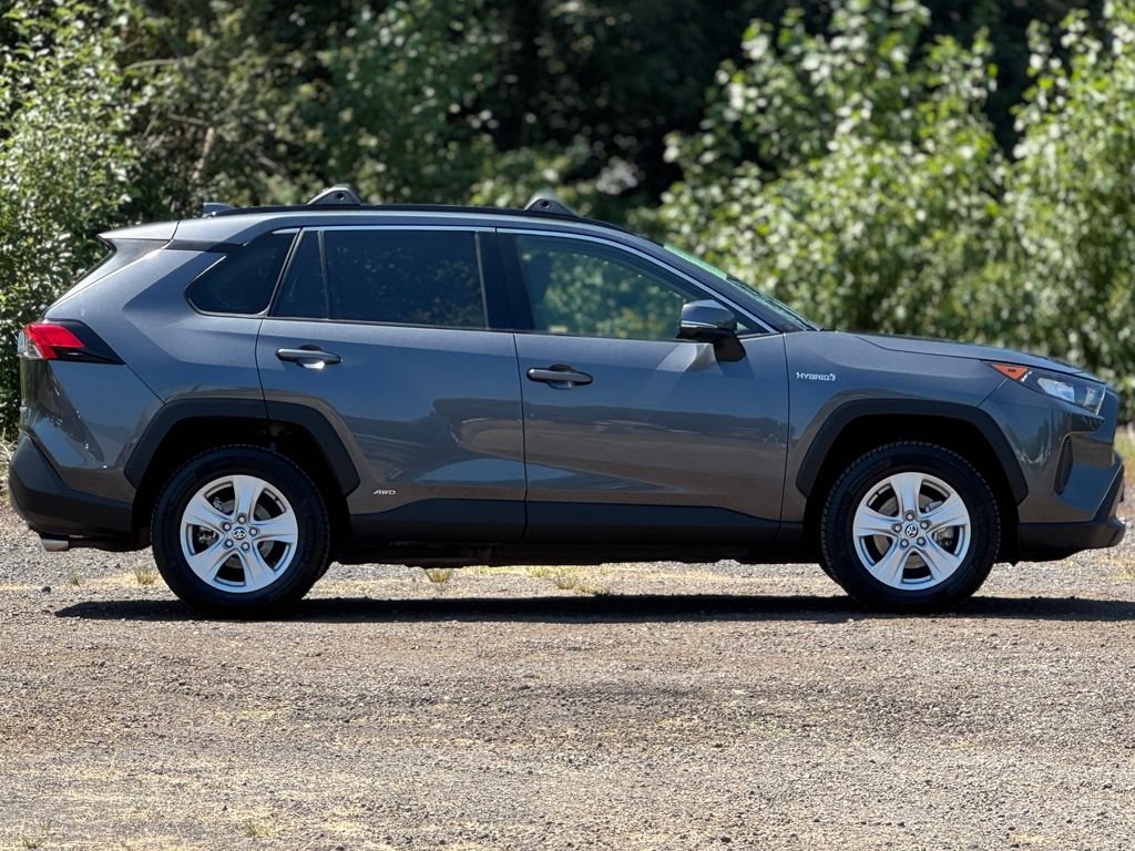 Used 2020 Magnetic Gray Metallic Toyota LE image 8