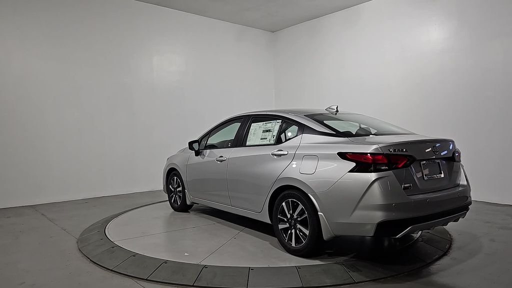 2025 Nissan Versa 1.6 SV photo 3