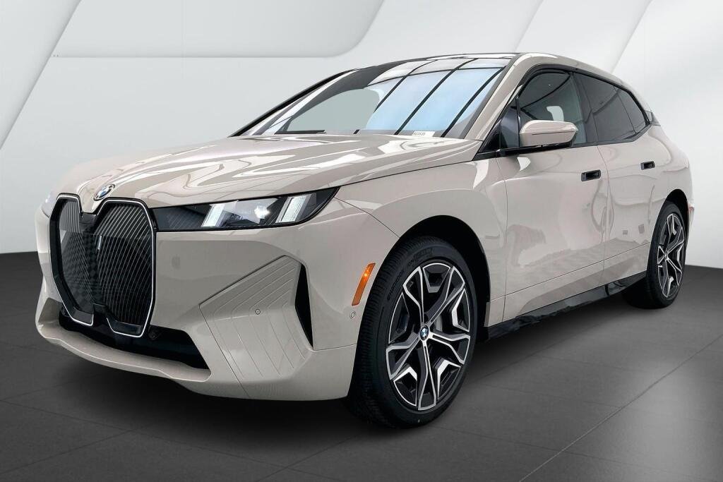 2026 BMW iX xDrive45's photo
