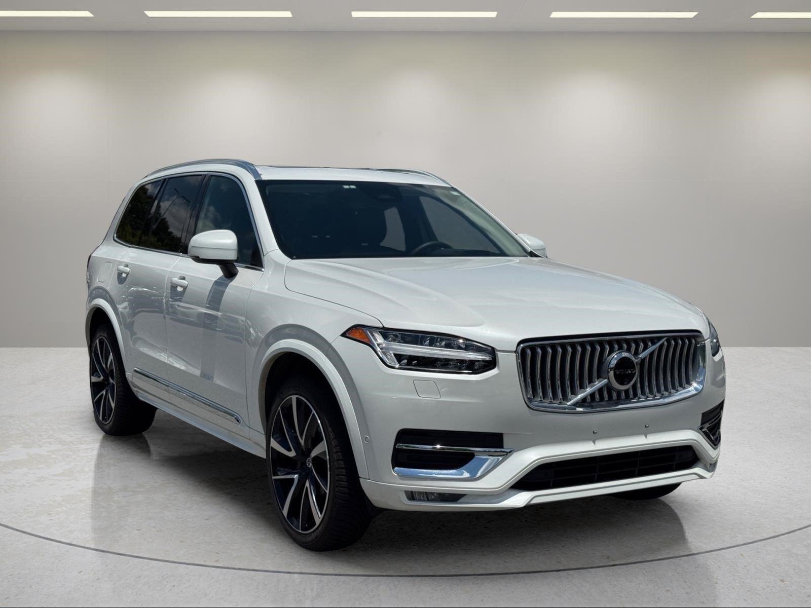 Used 2024 Crystal White Metallic Volvo Ultimate Bright Theme image 7