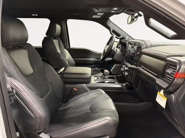2025 Ford F-150 Raptor - Photo 15