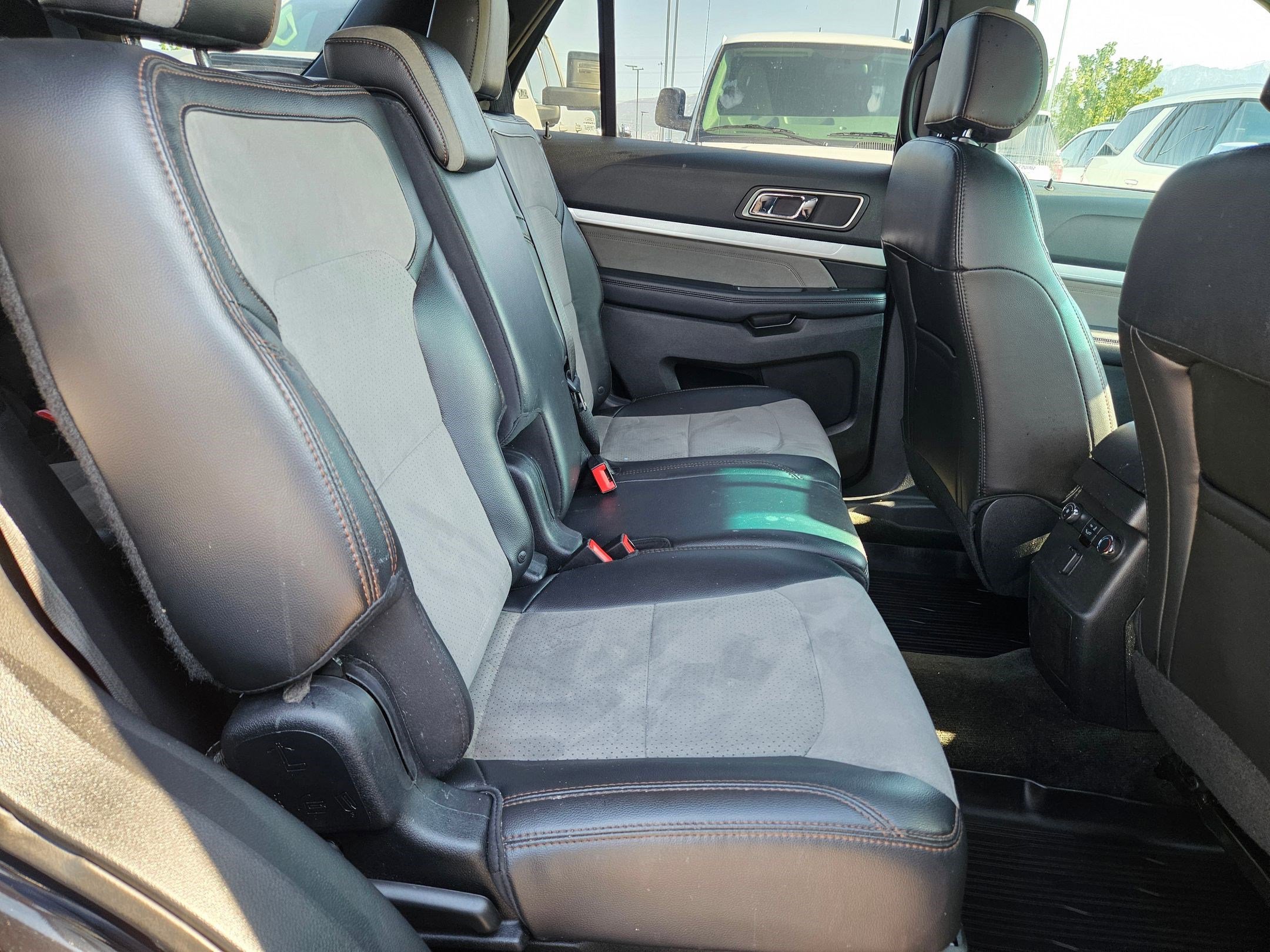 Used 2017 Shadow Black Ford XLT image 30