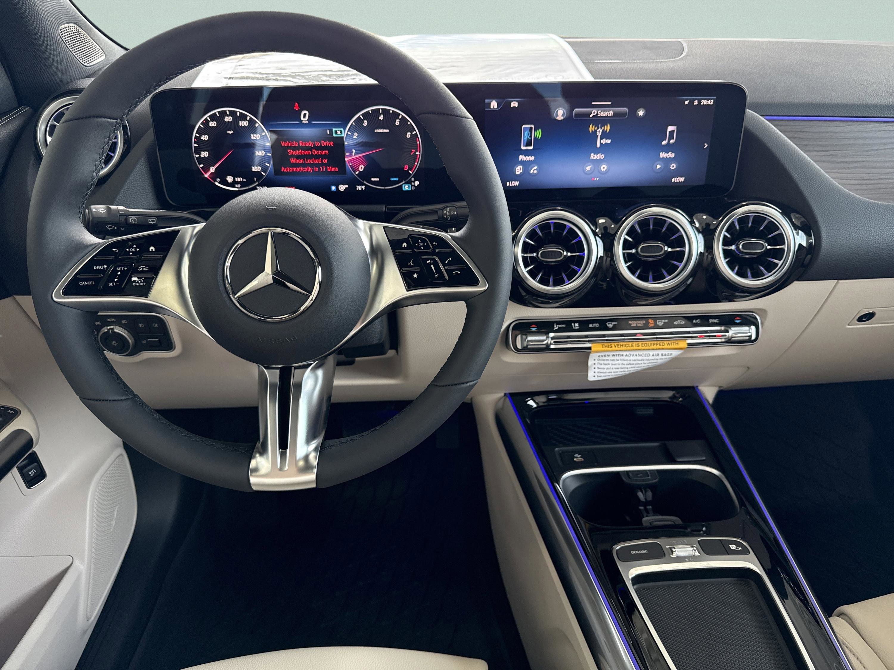 New 2026 Polar White Mercedes-Benz GLA 250 image 24