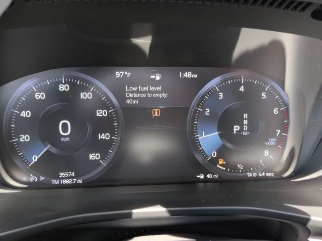 Used 2021 White Volvo Momentum image 26