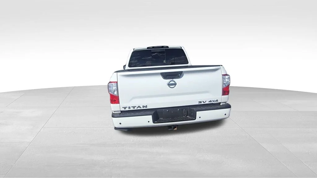 Used 2022 Glacier White Nissan SV image 7