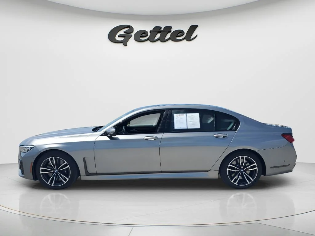 Used 2021 Gray BMW xDrive image 8