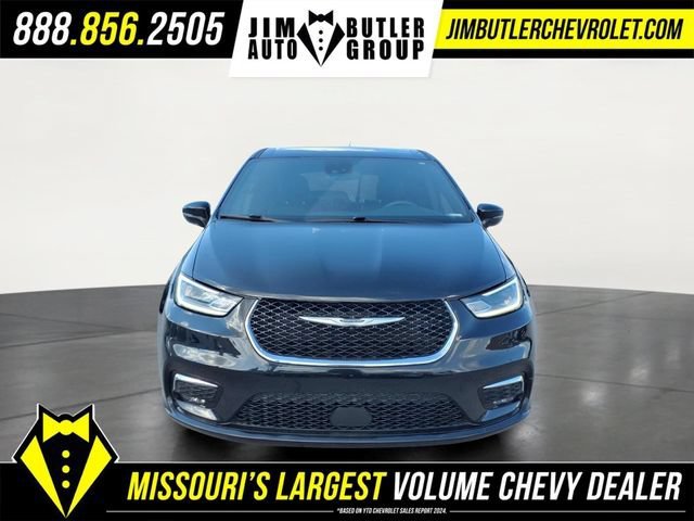 Used 2025  Chrysler Select image 21