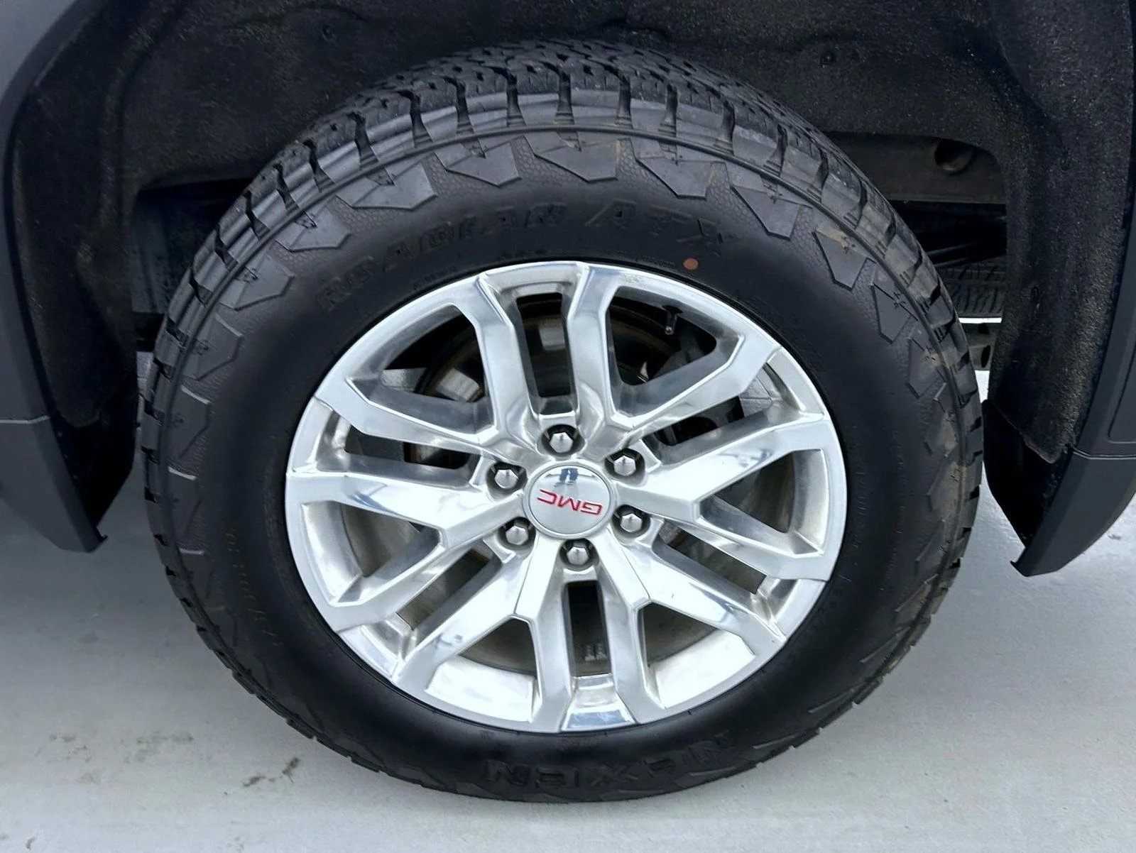 Used 2021 White GMC SLT image 23