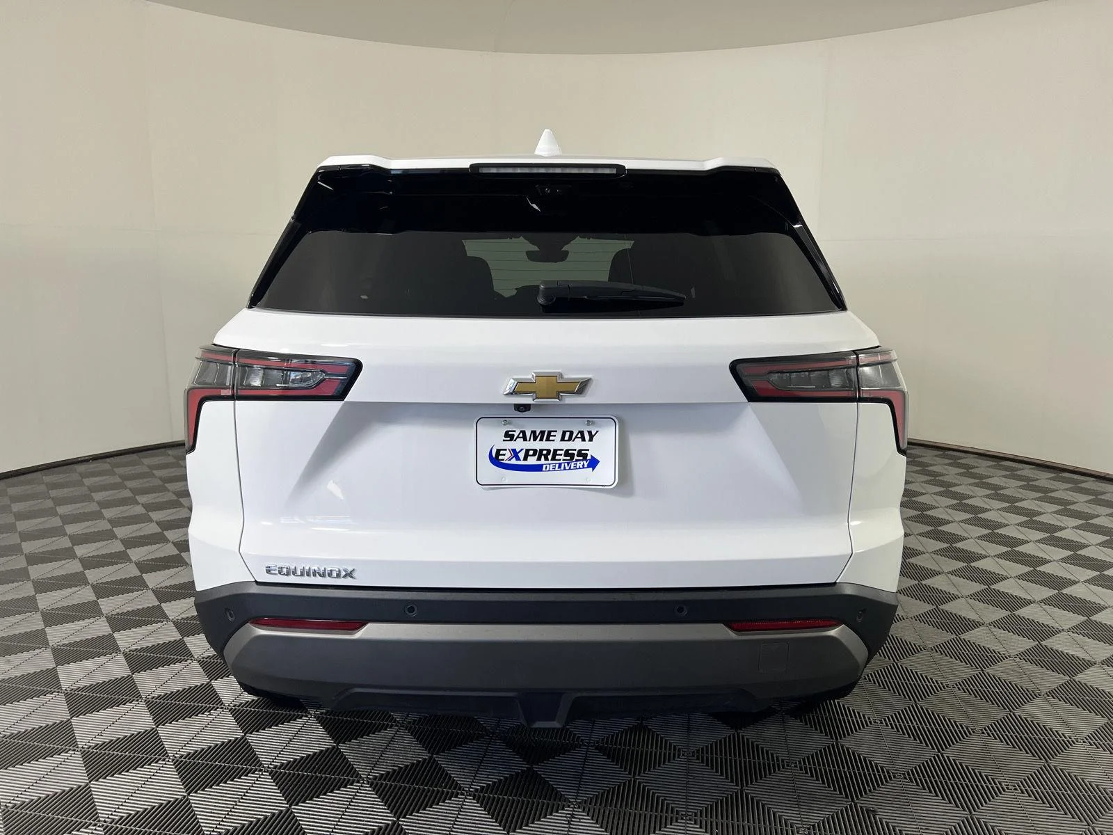 Used 2025 Summit White Chevrolet LT image 25