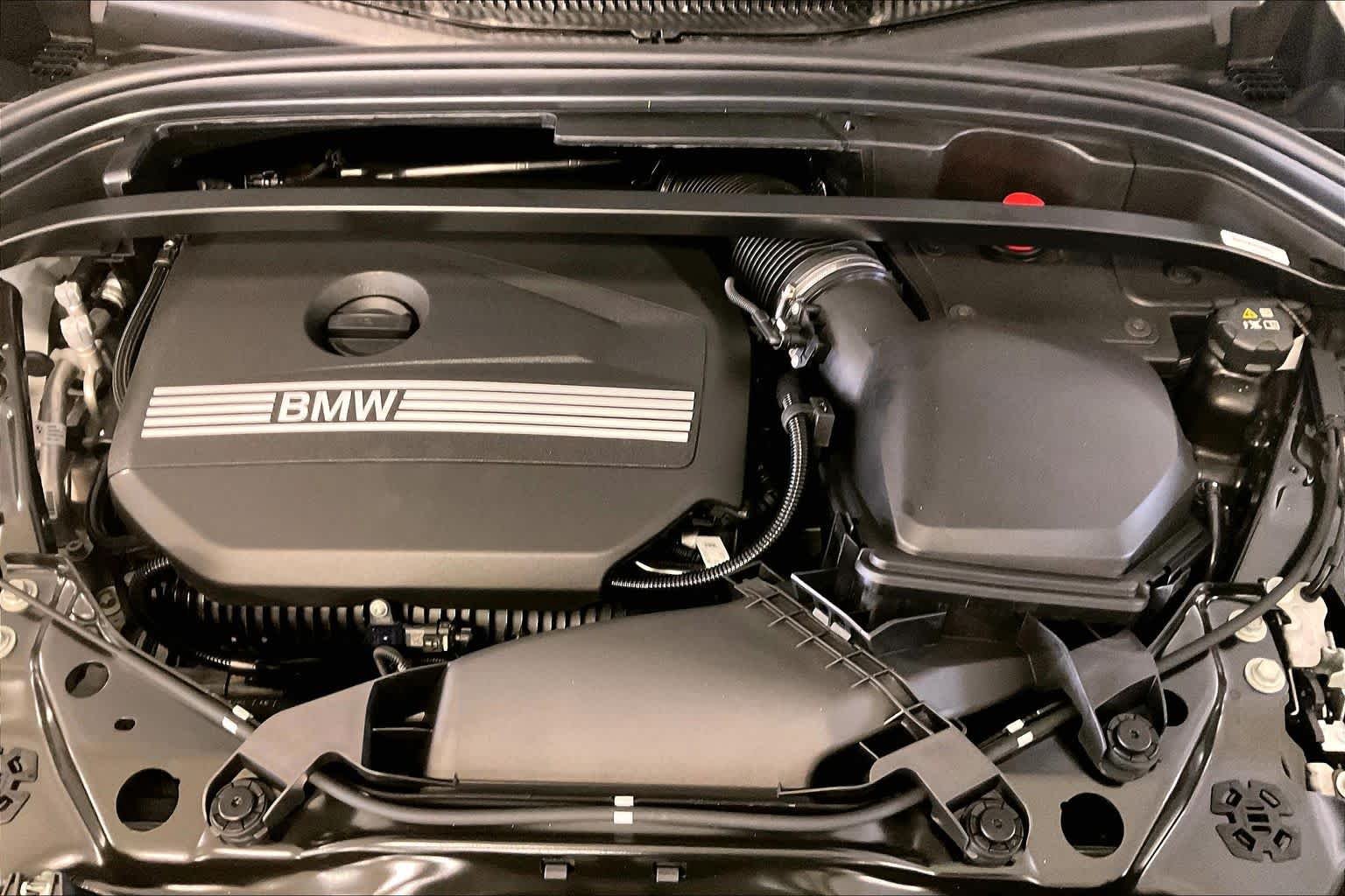 New 2026 Mineral White Metallic BMW xDrive28i image 17