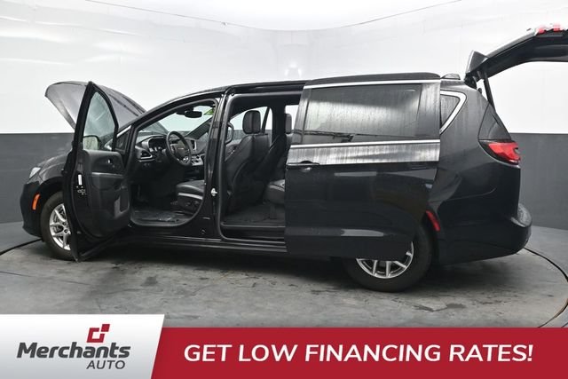 Used 2025 Black Chrysler Select image 56