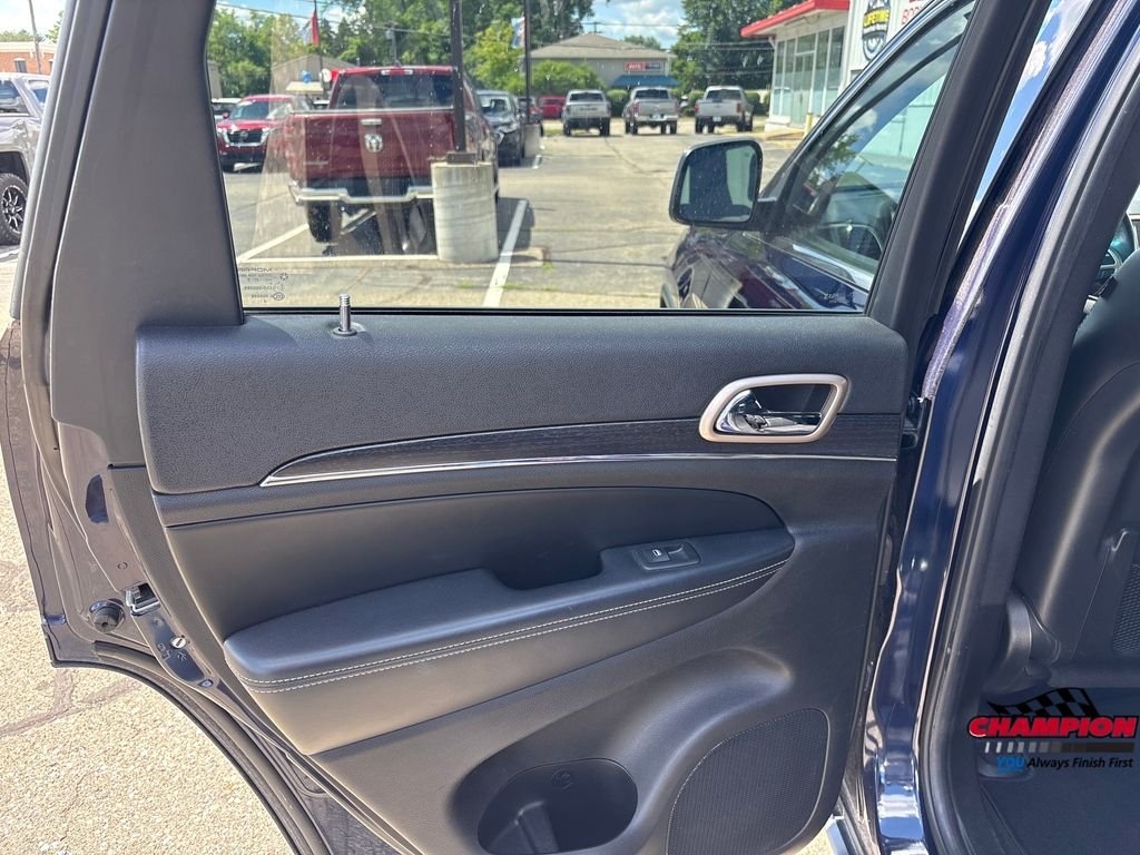 Used 2014 Blue Jeep Limited image 18