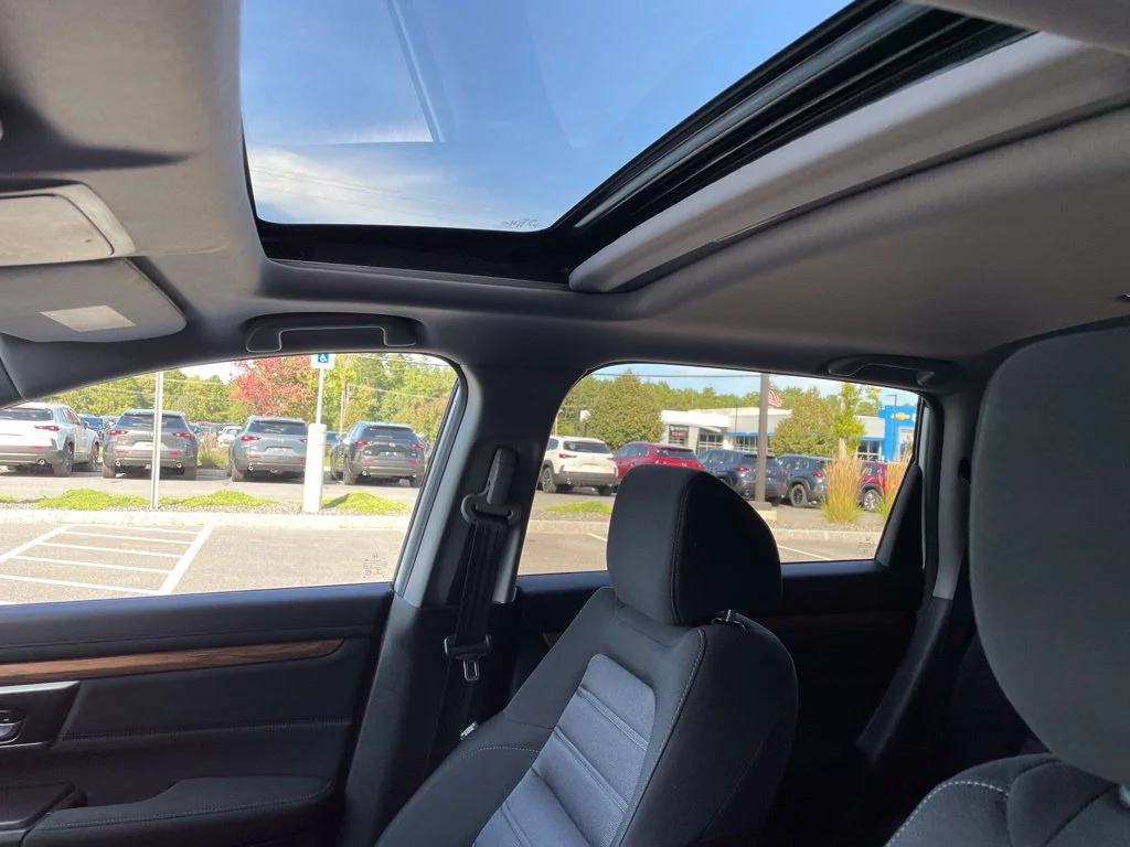 Used 2021 White Honda EX image 11