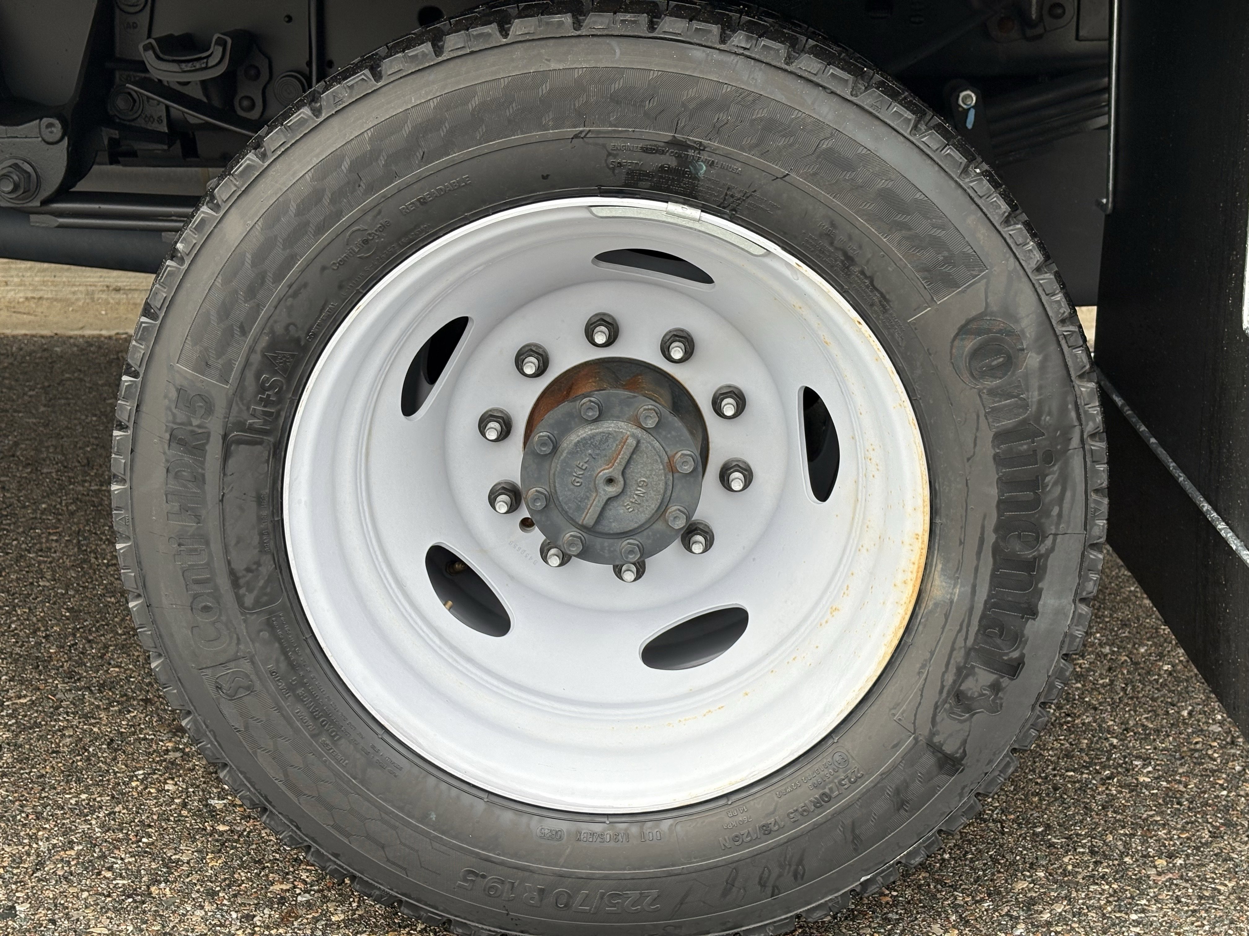 2025 Ford F-550 Super Duty Chassis Cab XL - Photo 12