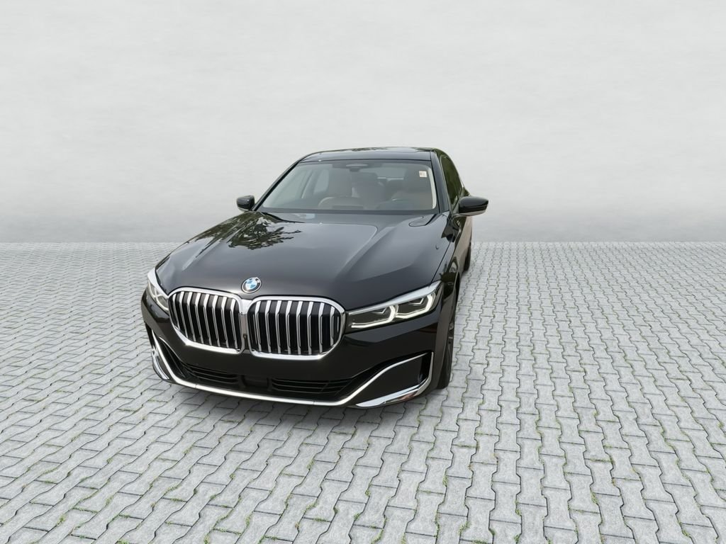 Used 2022 Black BMW 750i xDrive image 3