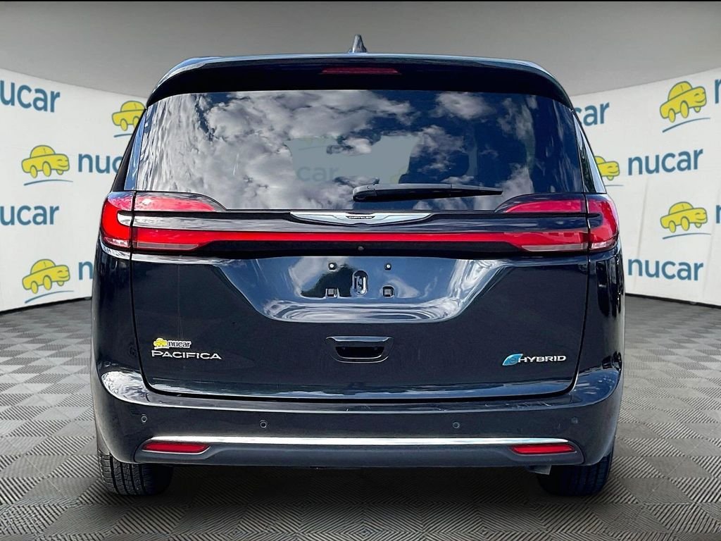 Used 2023 Black Chrysler Touring L image 5