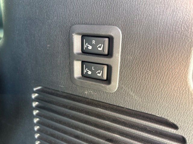 Used 2023 Black Nissan Platinum image 25