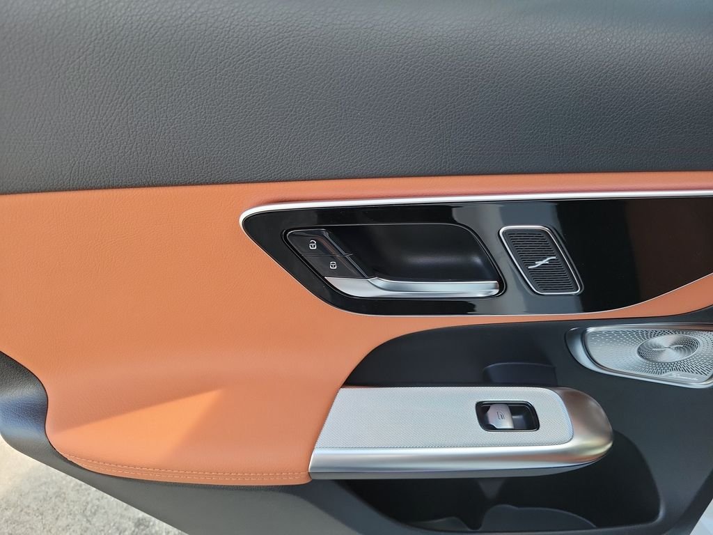 New 2027 Polar White Mercedes-Benz GLC 300 image 15