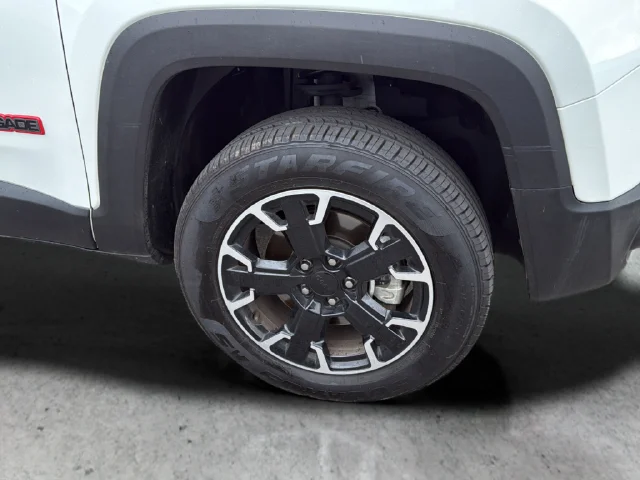 Used 2023 White Jeep Trailhawk image 21